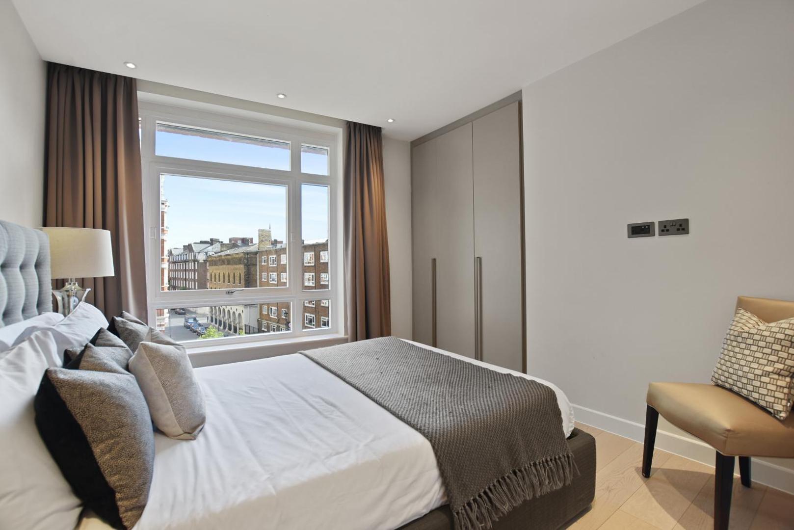 Vauxhall Bridge by Q Apartments