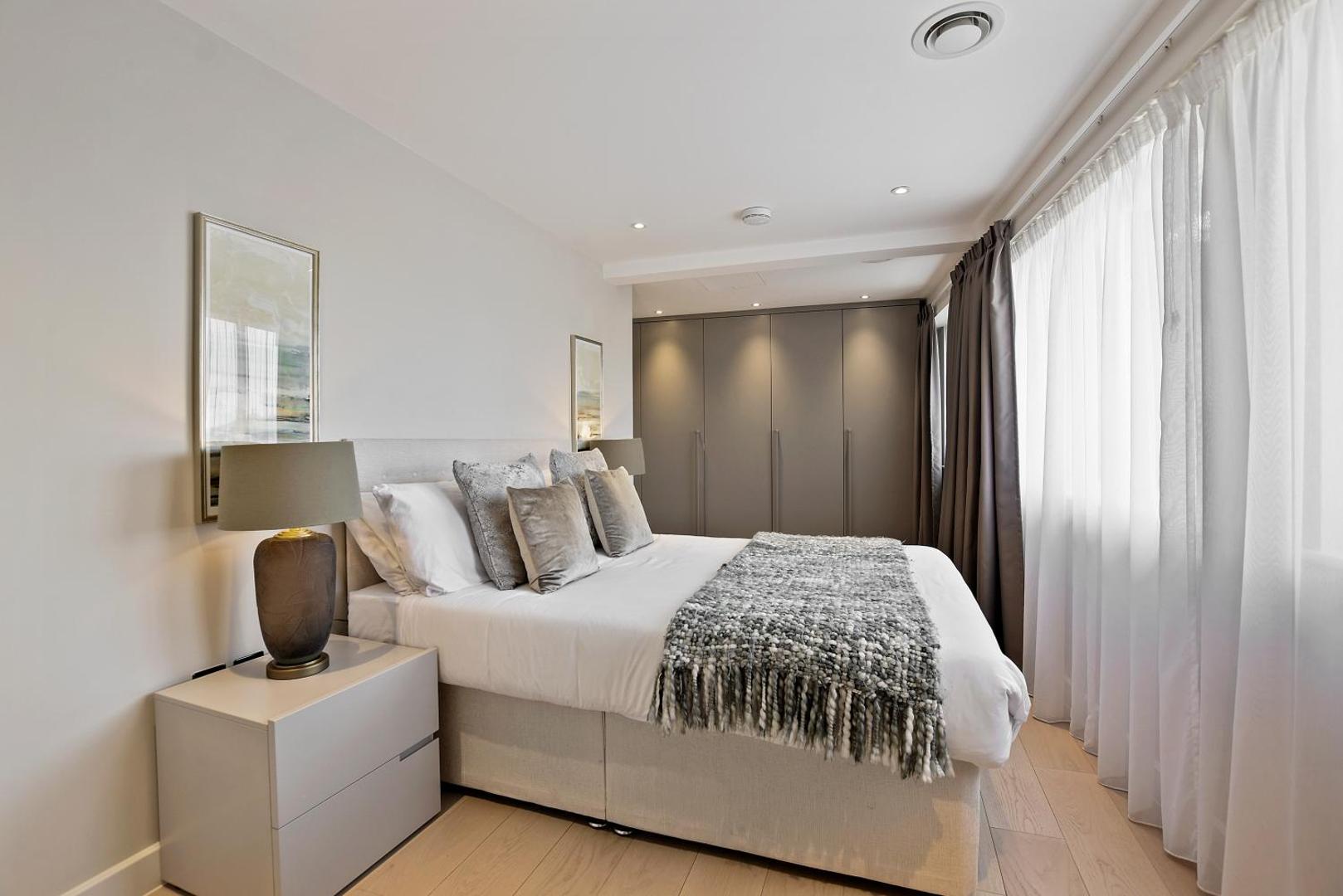 Vauxhall Bridge by Q Apartments