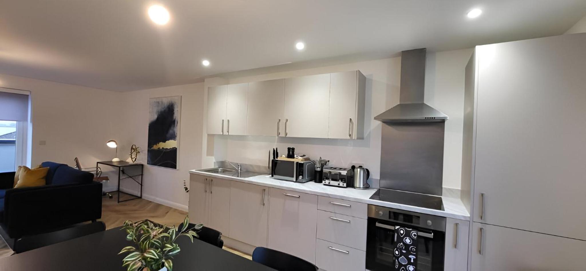 Hybrid Resi - Mitcham