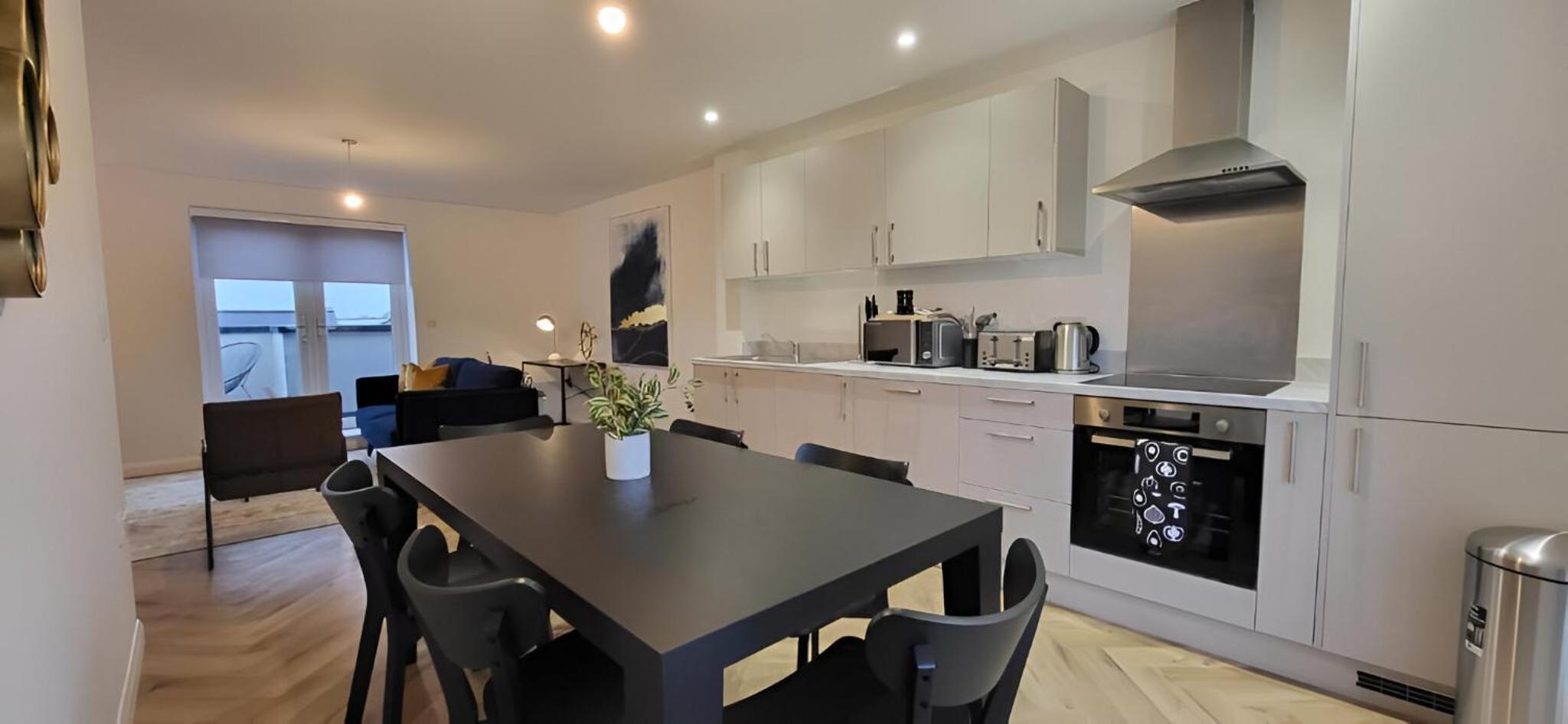 Hybrid Resi - Mitcham