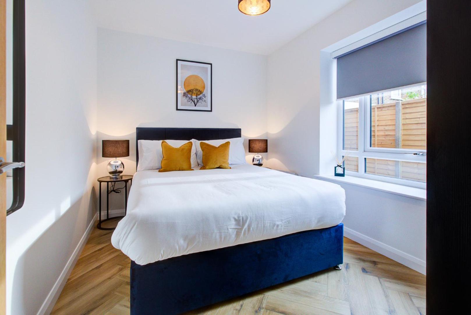 Hybrid Resi - Mitcham