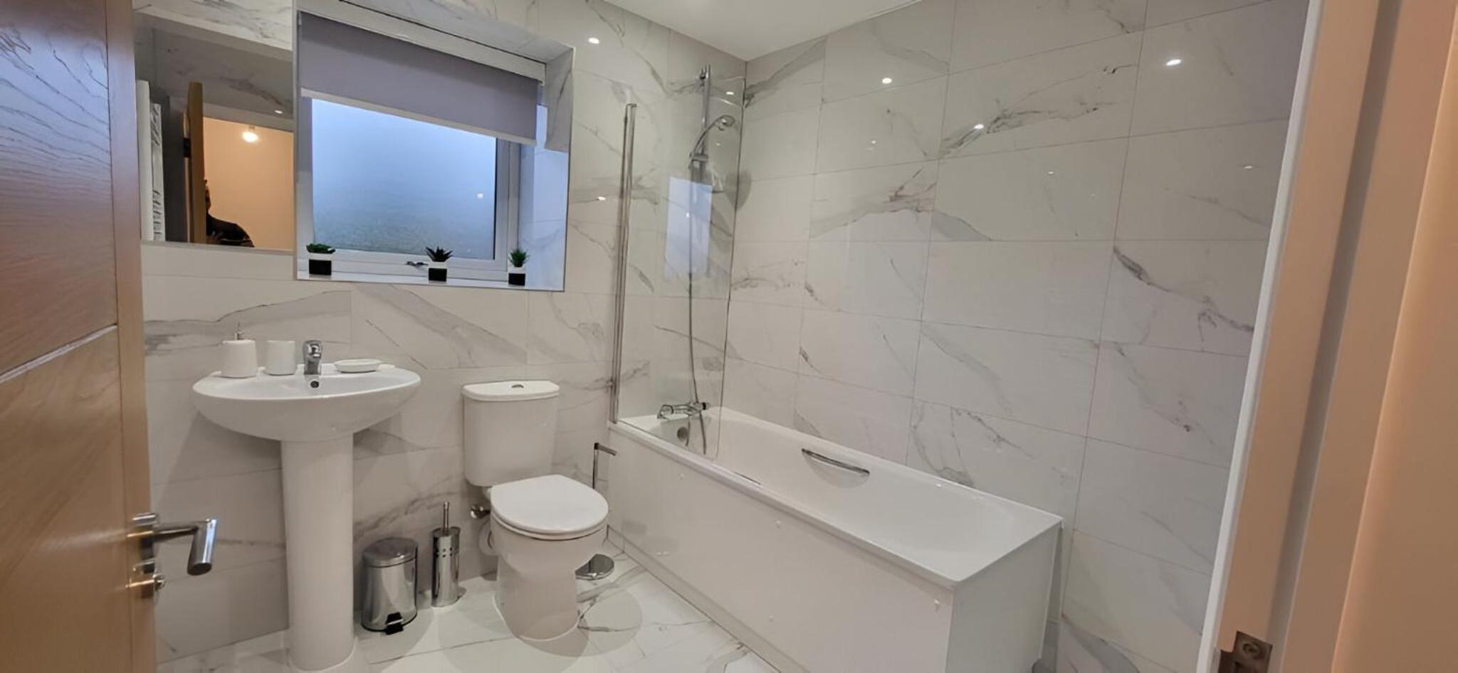 Hybrid Resi - Mitcham