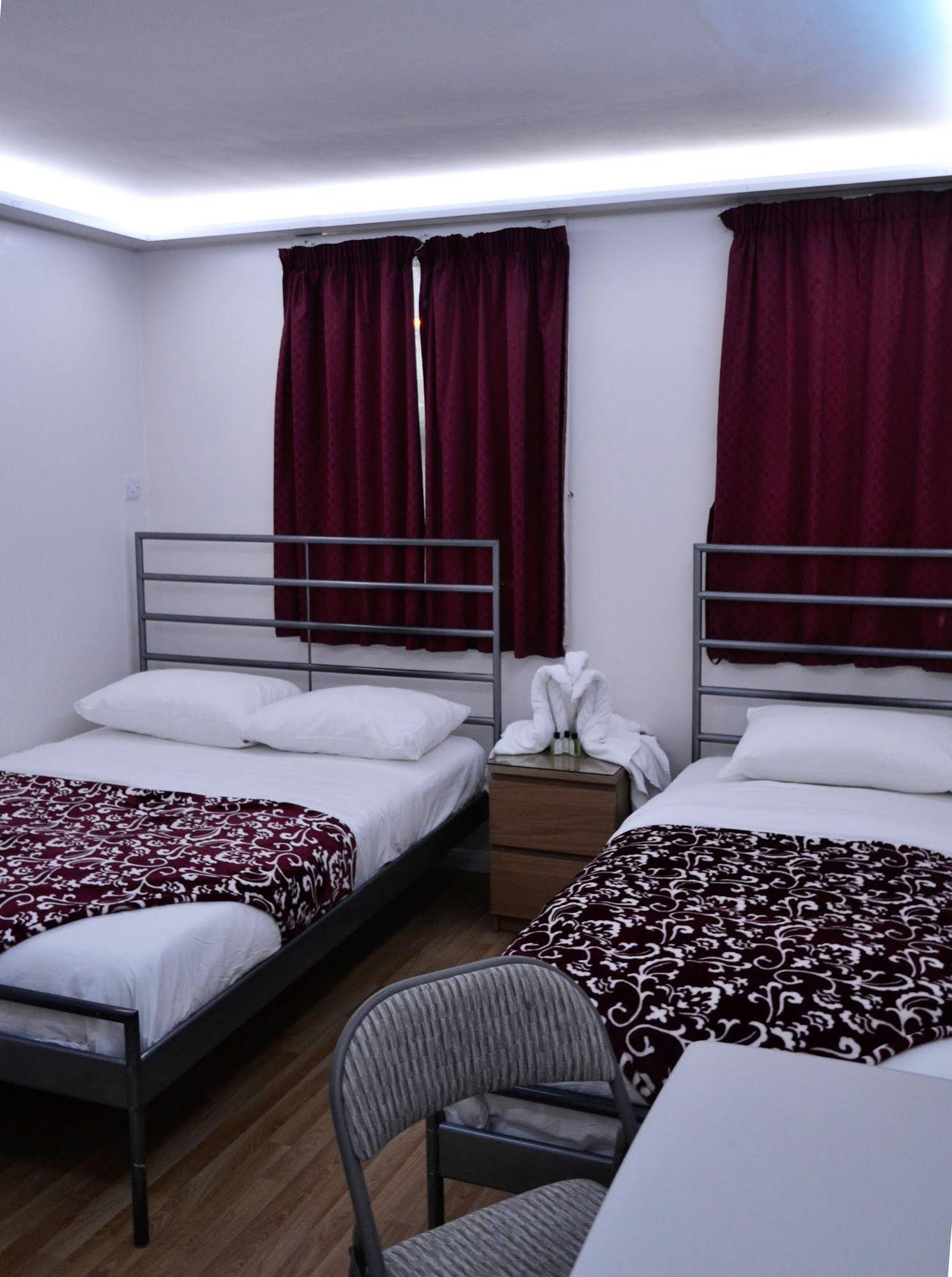 Barking Hotel