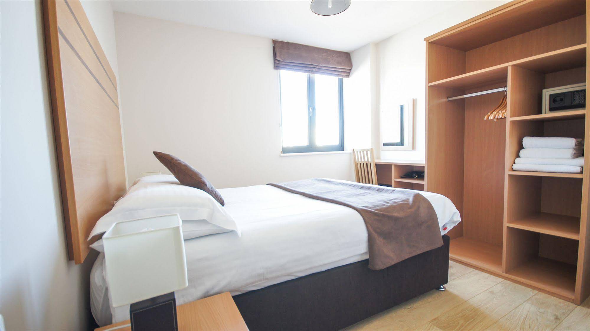 Crompton House Apartments