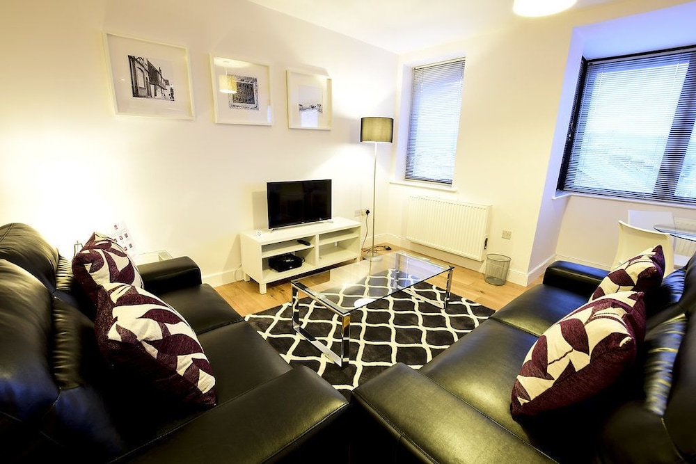 Roomspace Serviced Apartments- Kirk Court