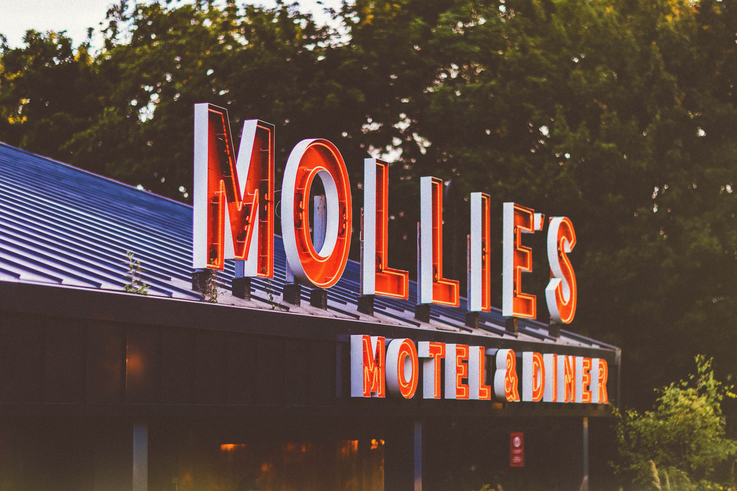 Mollie's Motel & Diner