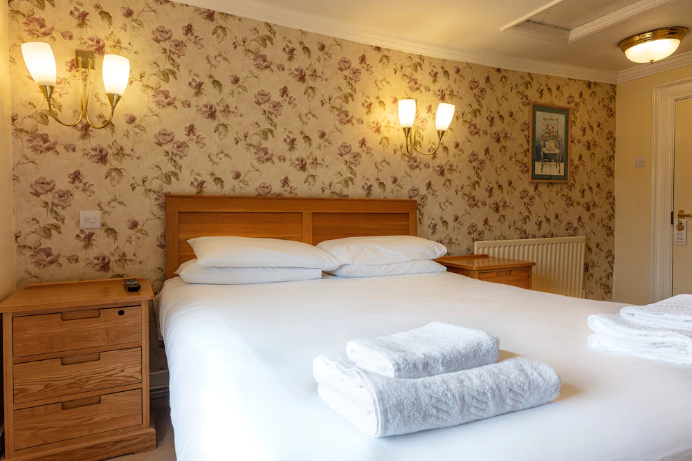 Kings Arms & Royal Hotel
