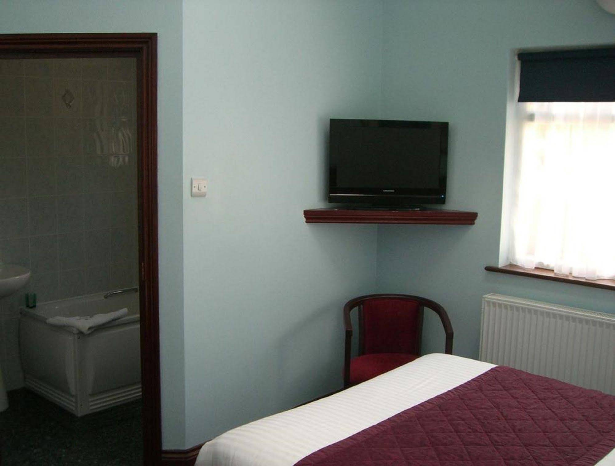 Kings Paget Hotel