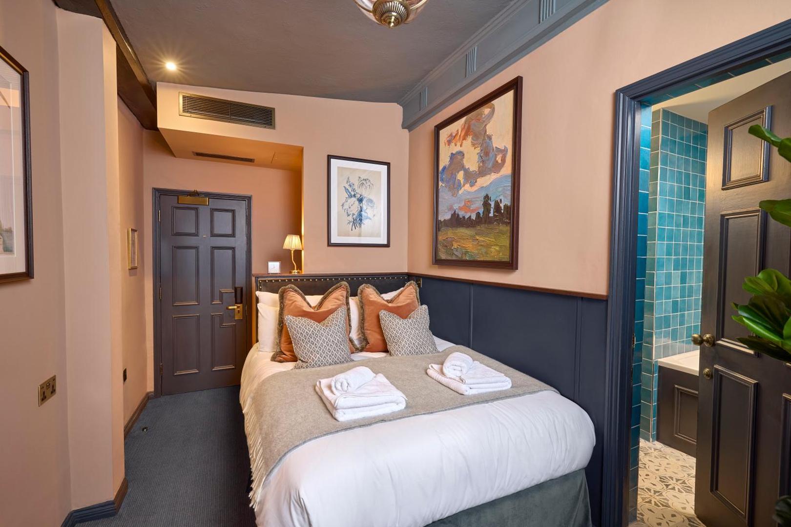 The Salisbury Arms Hotel