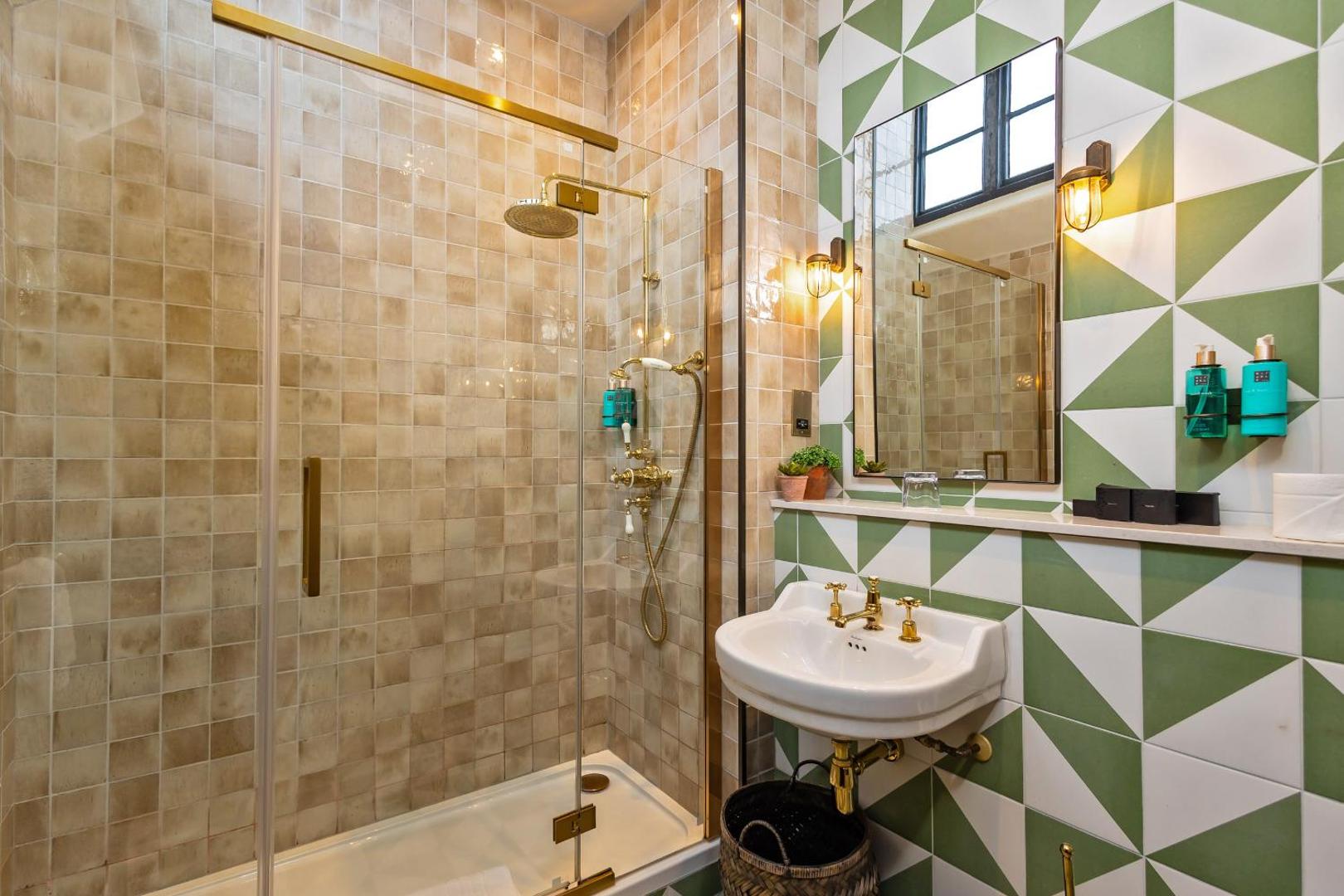 The Salisbury Arms Hotel