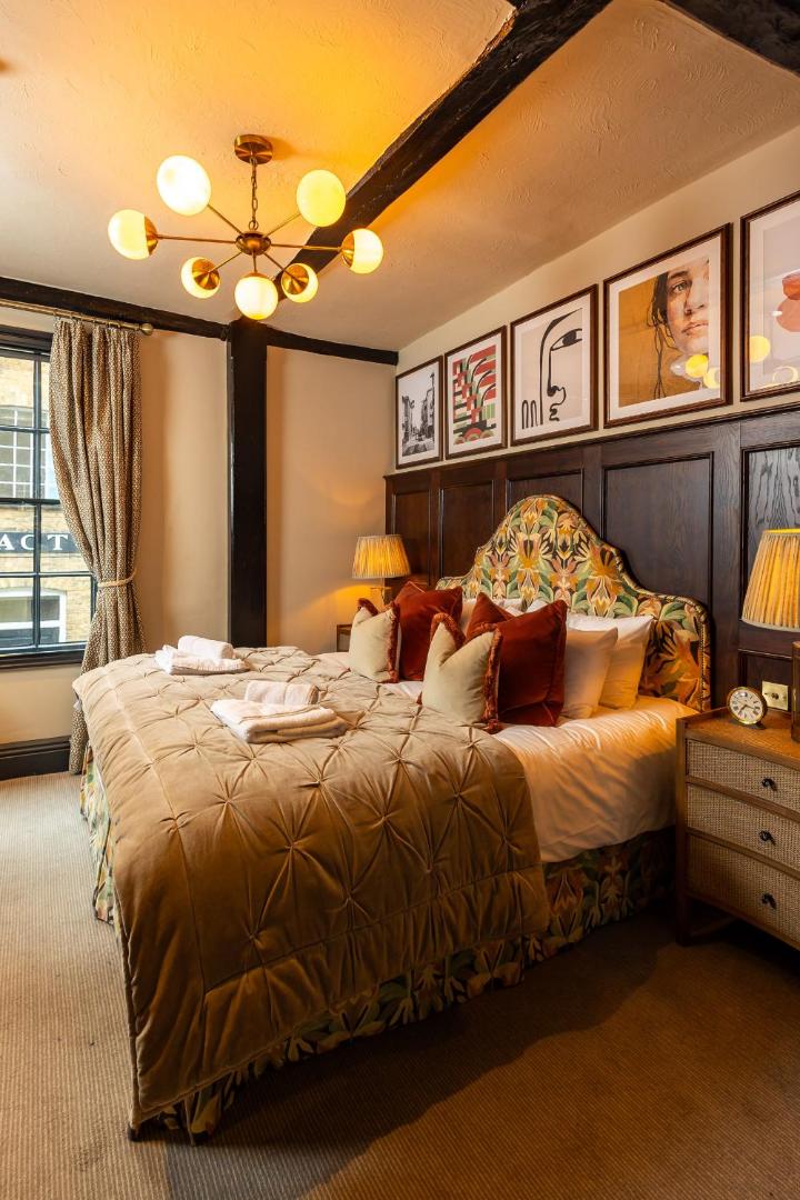 The Salisbury Arms Hotel