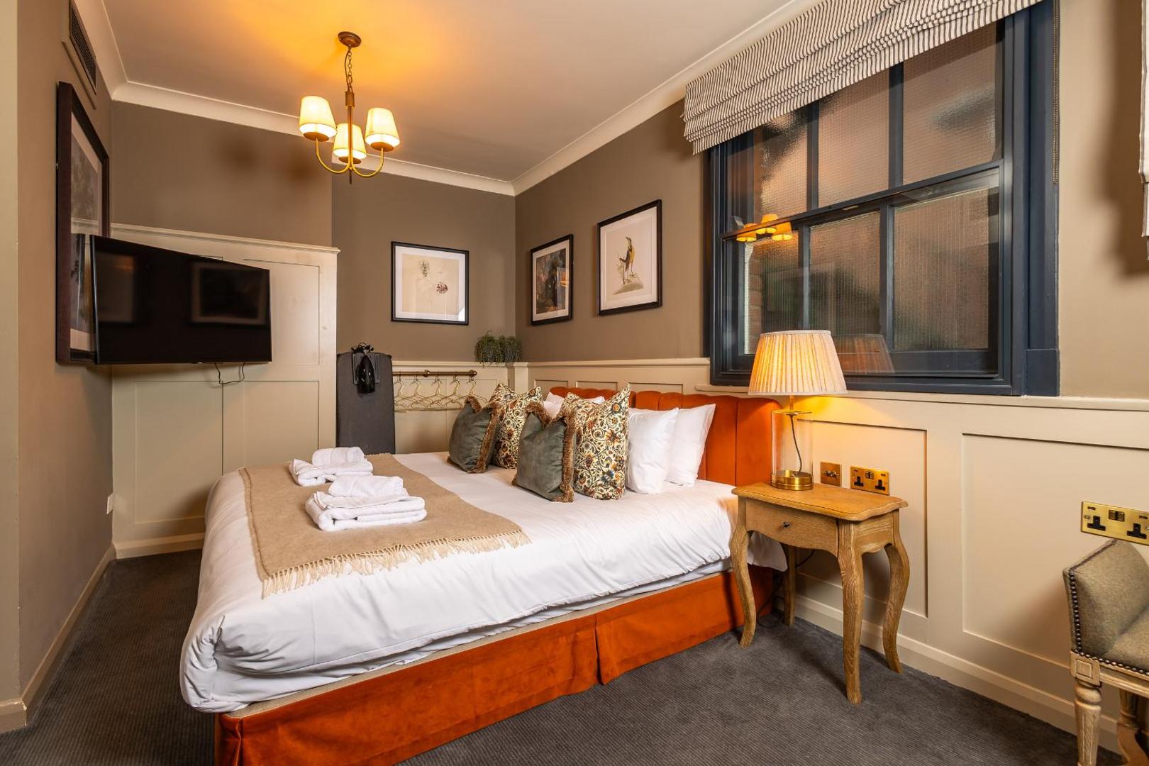 The Salisbury Arms Hotel