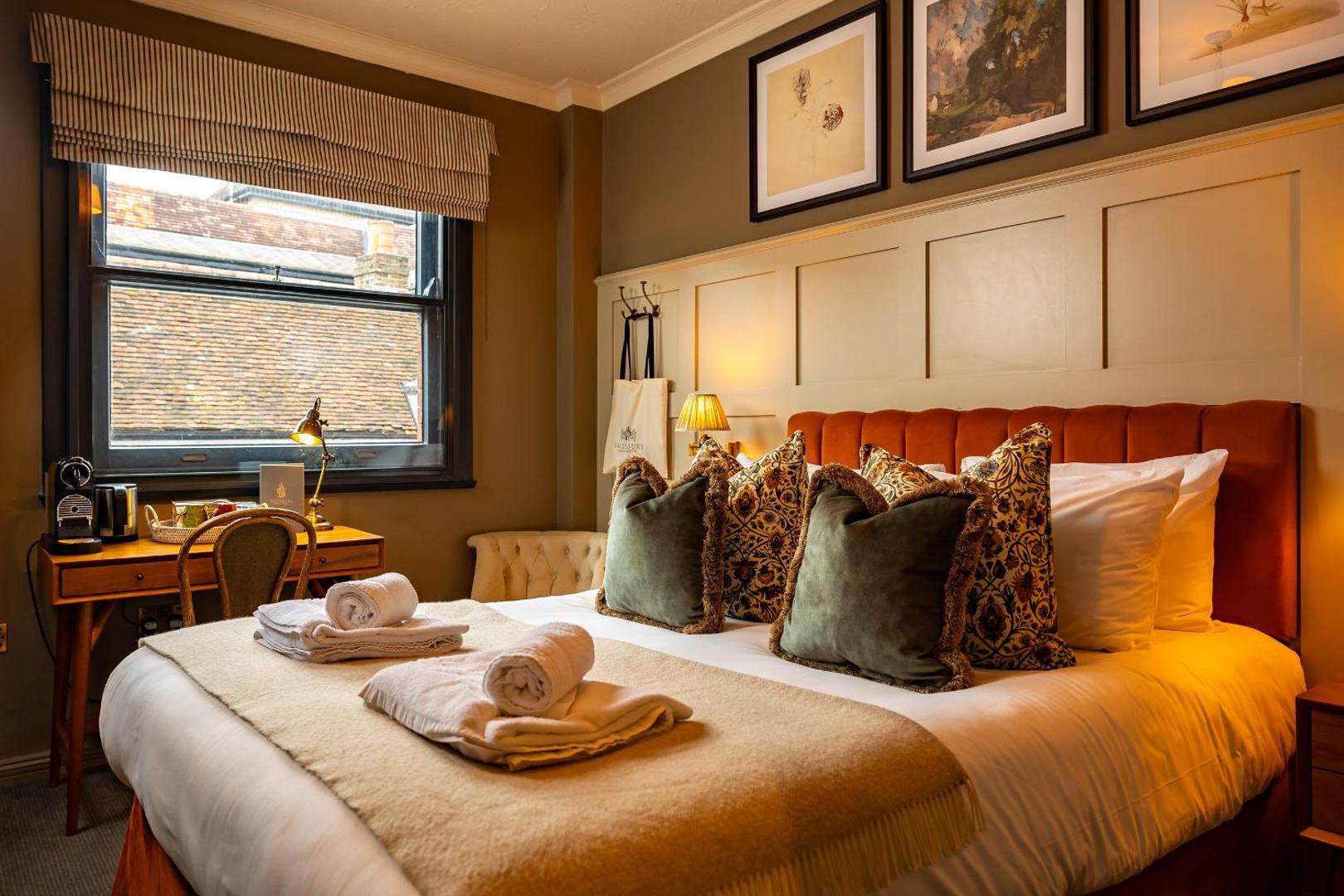 The Salisbury Arms Hotel