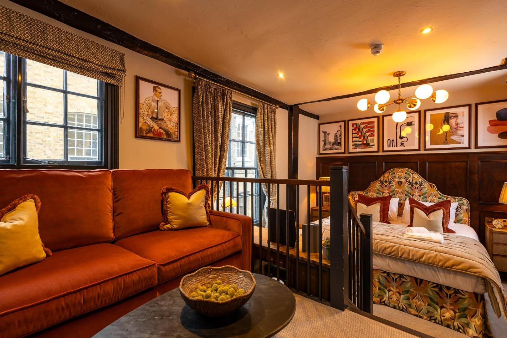 The Salisbury Arms Hotel