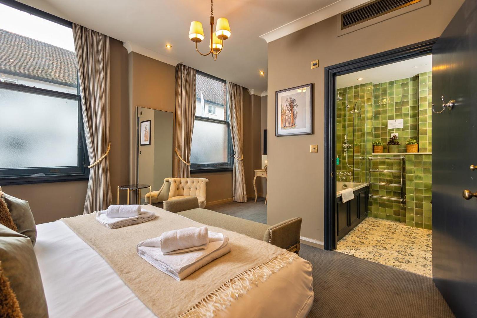 The Salisbury Arms Hotel