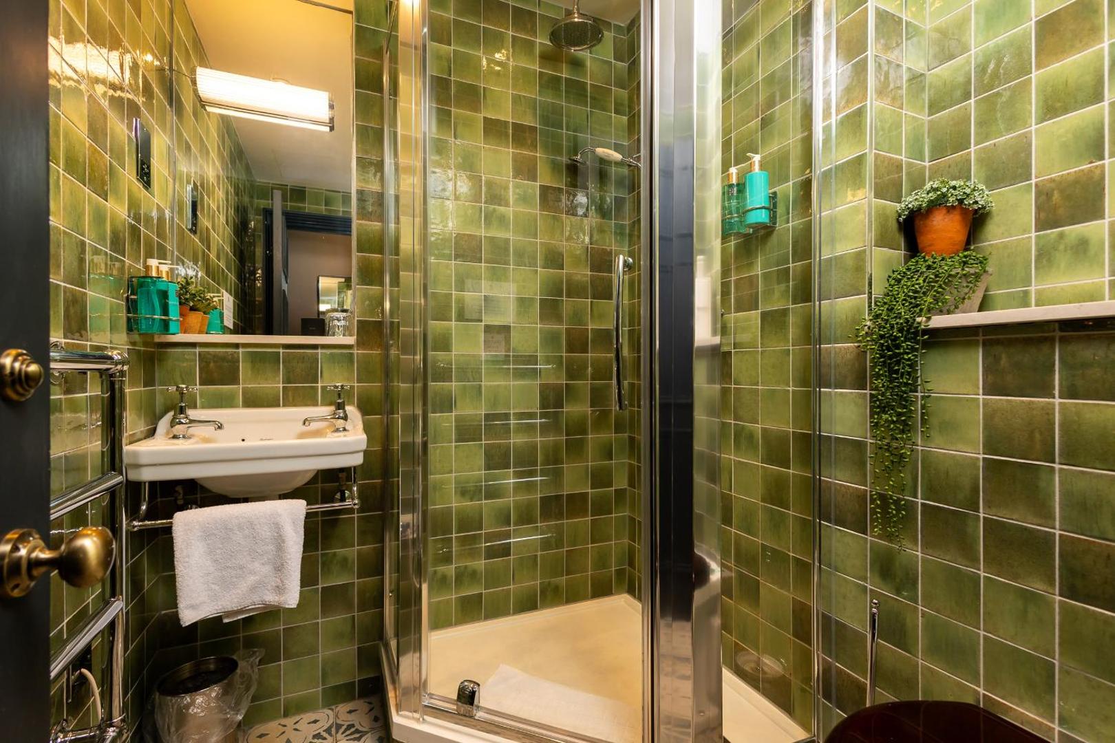 The Salisbury Arms Hotel