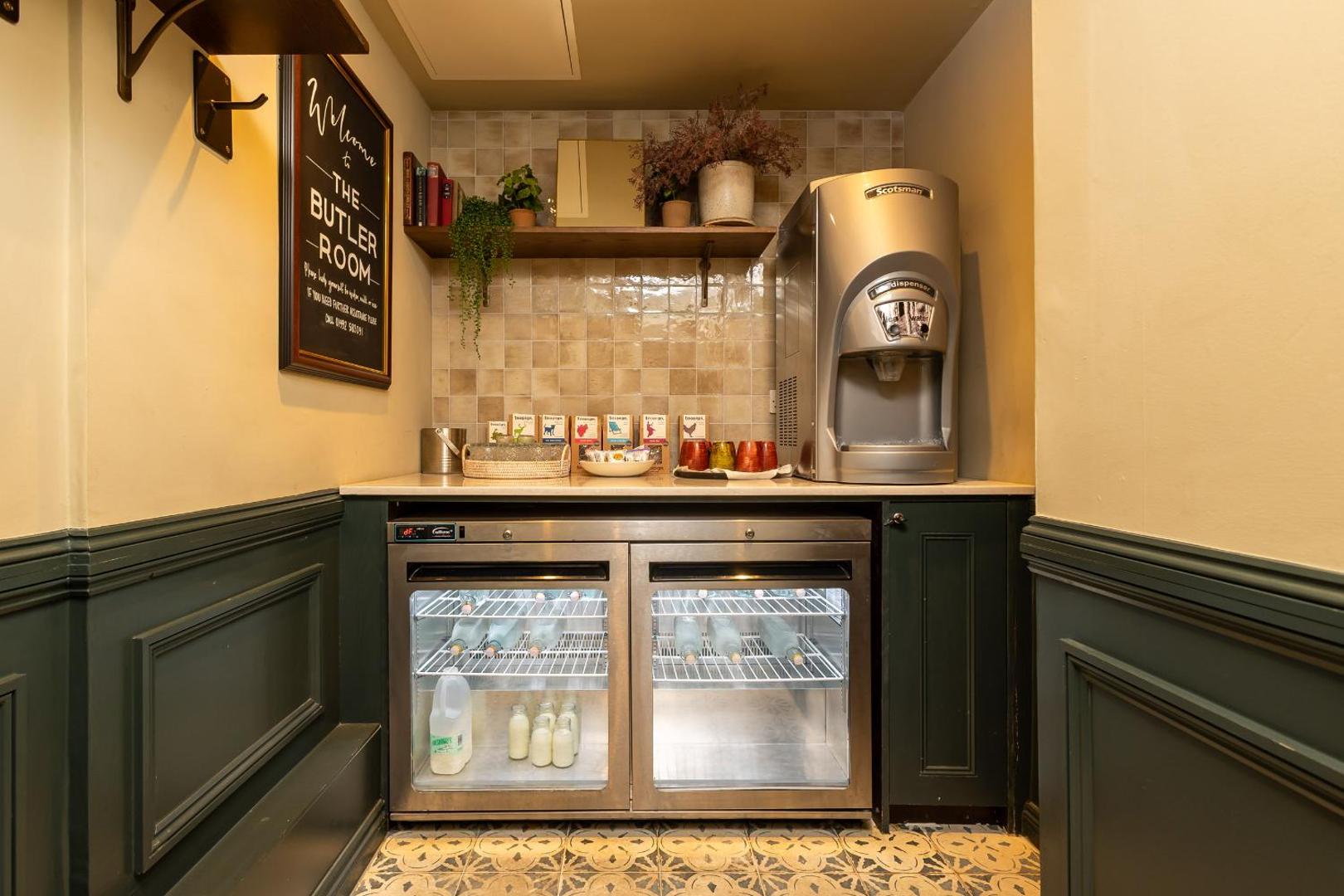 The Salisbury Arms Hotel