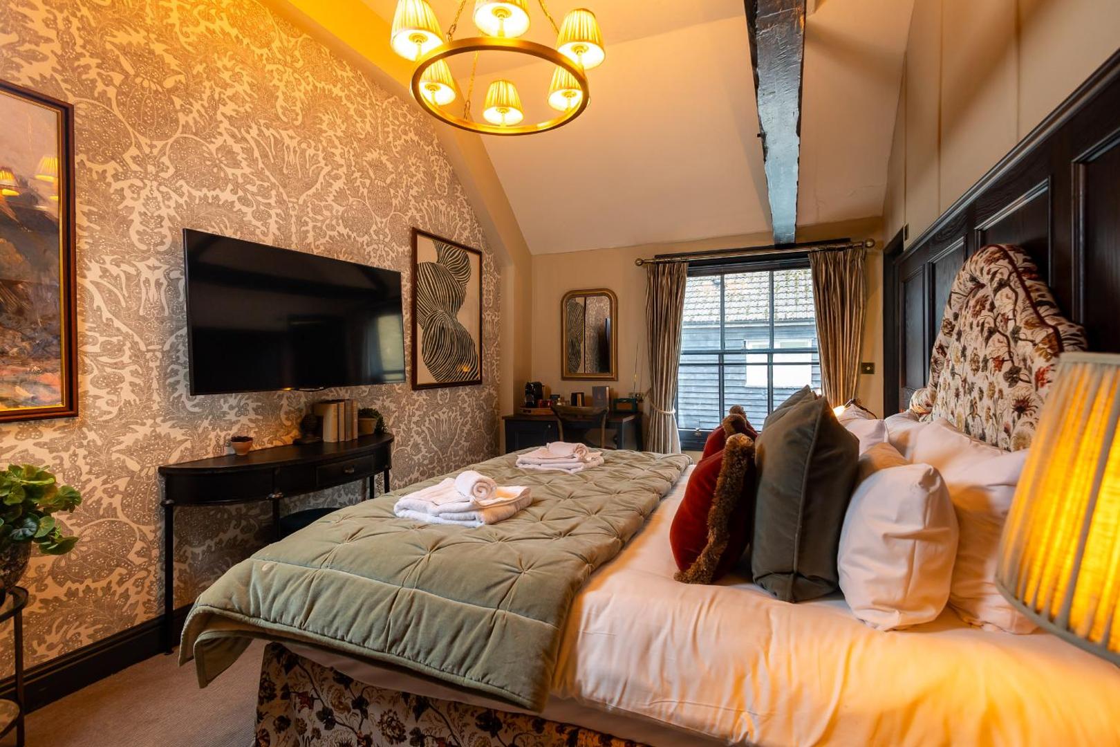 The Salisbury Arms Hotel