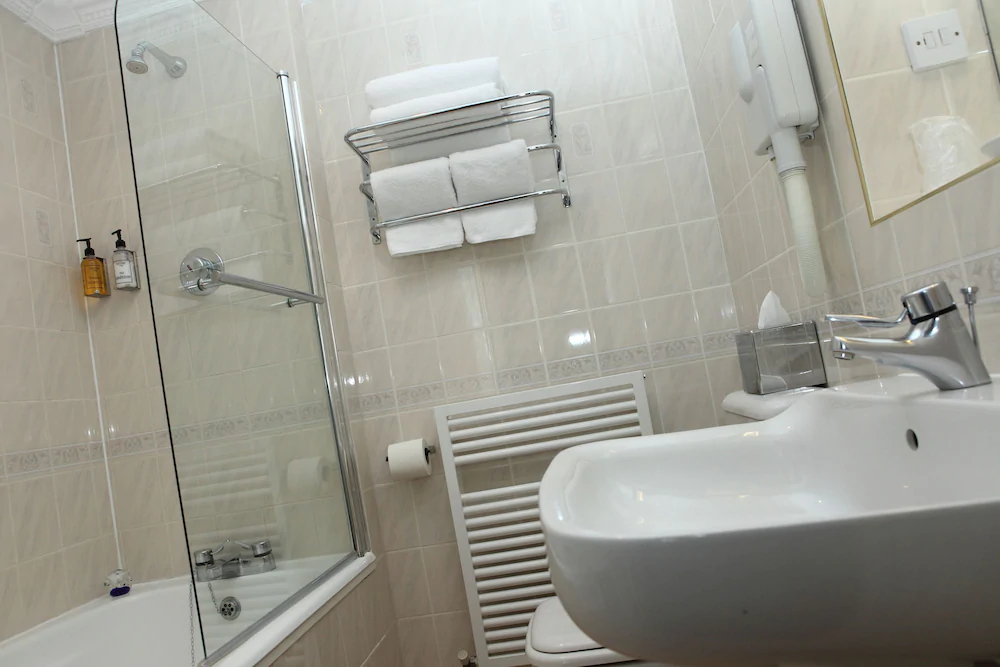 Cambridge Hotel Gatwick