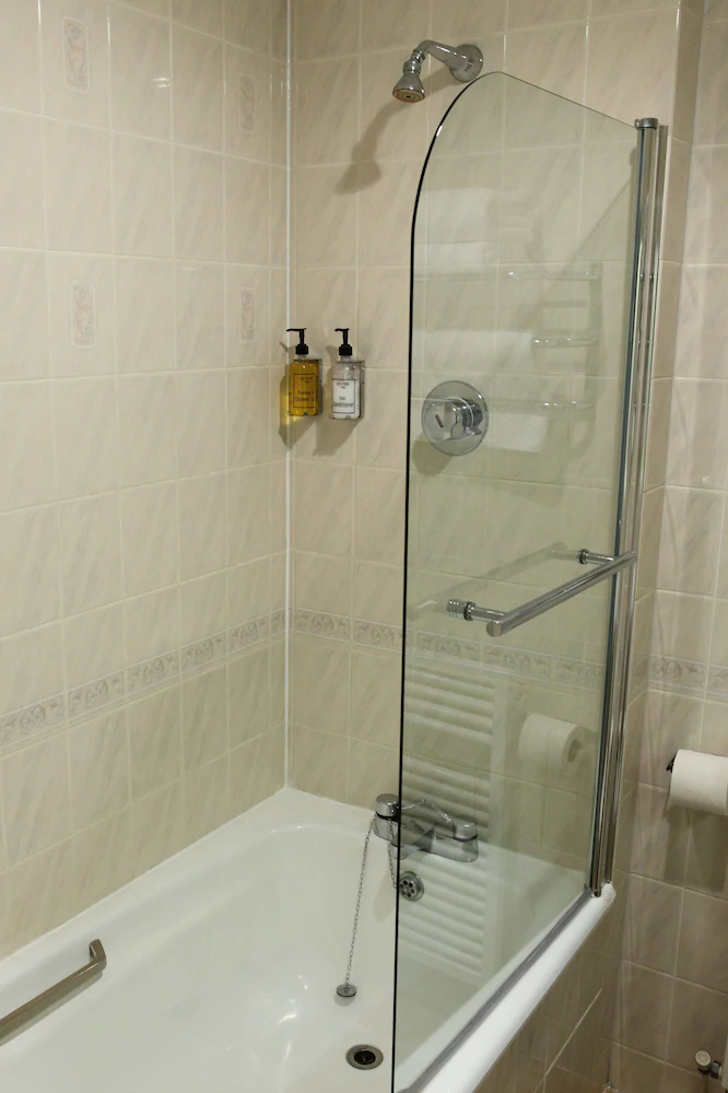 Cambridge Hotel Gatwick