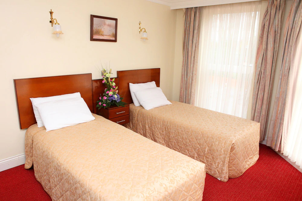 Cambridge Hotel Gatwick