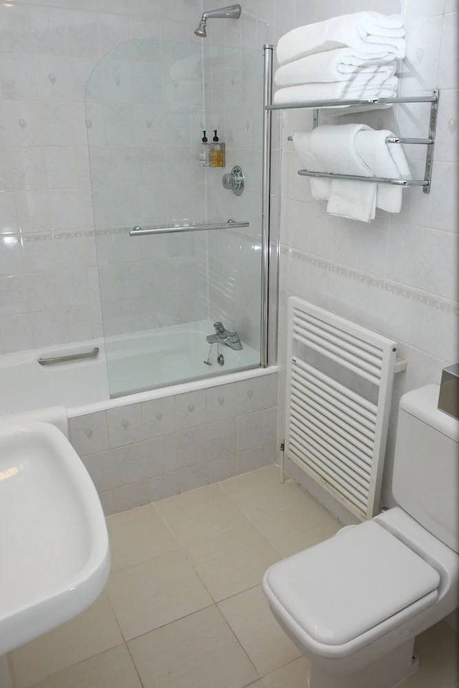 Cambridge Hotel Gatwick