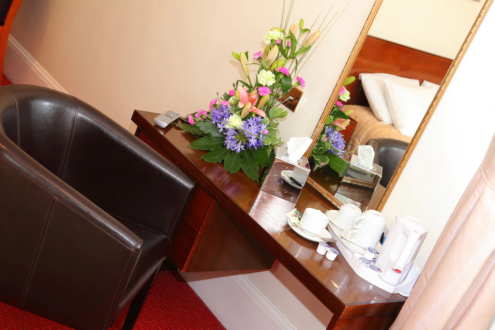 Cambridge Hotel Gatwick
