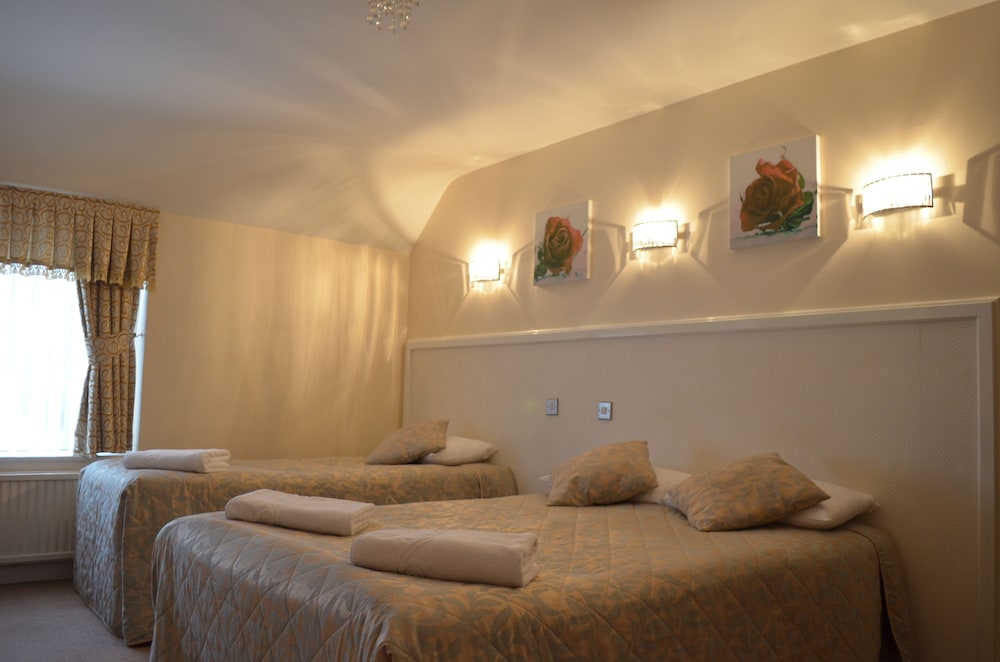 Cambridge Hotel Gatwick