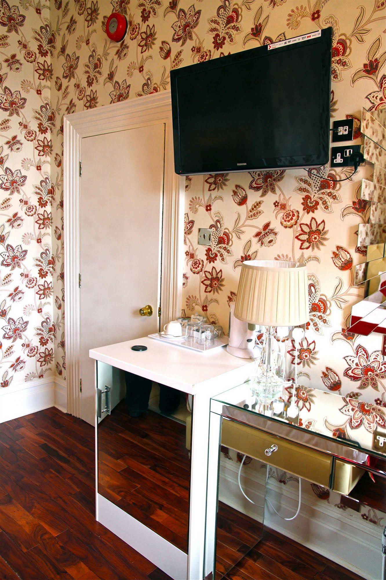 Crompton Guest House