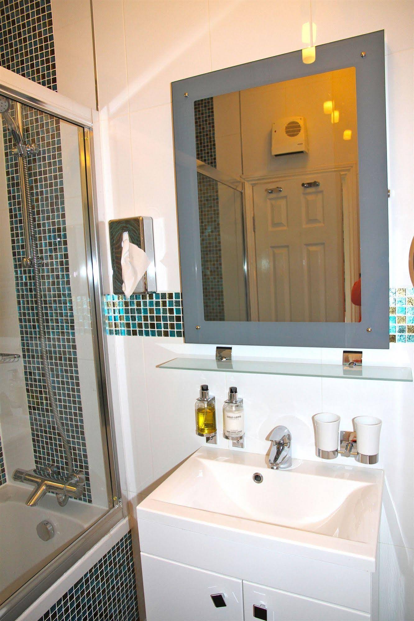 Crompton Guest House
