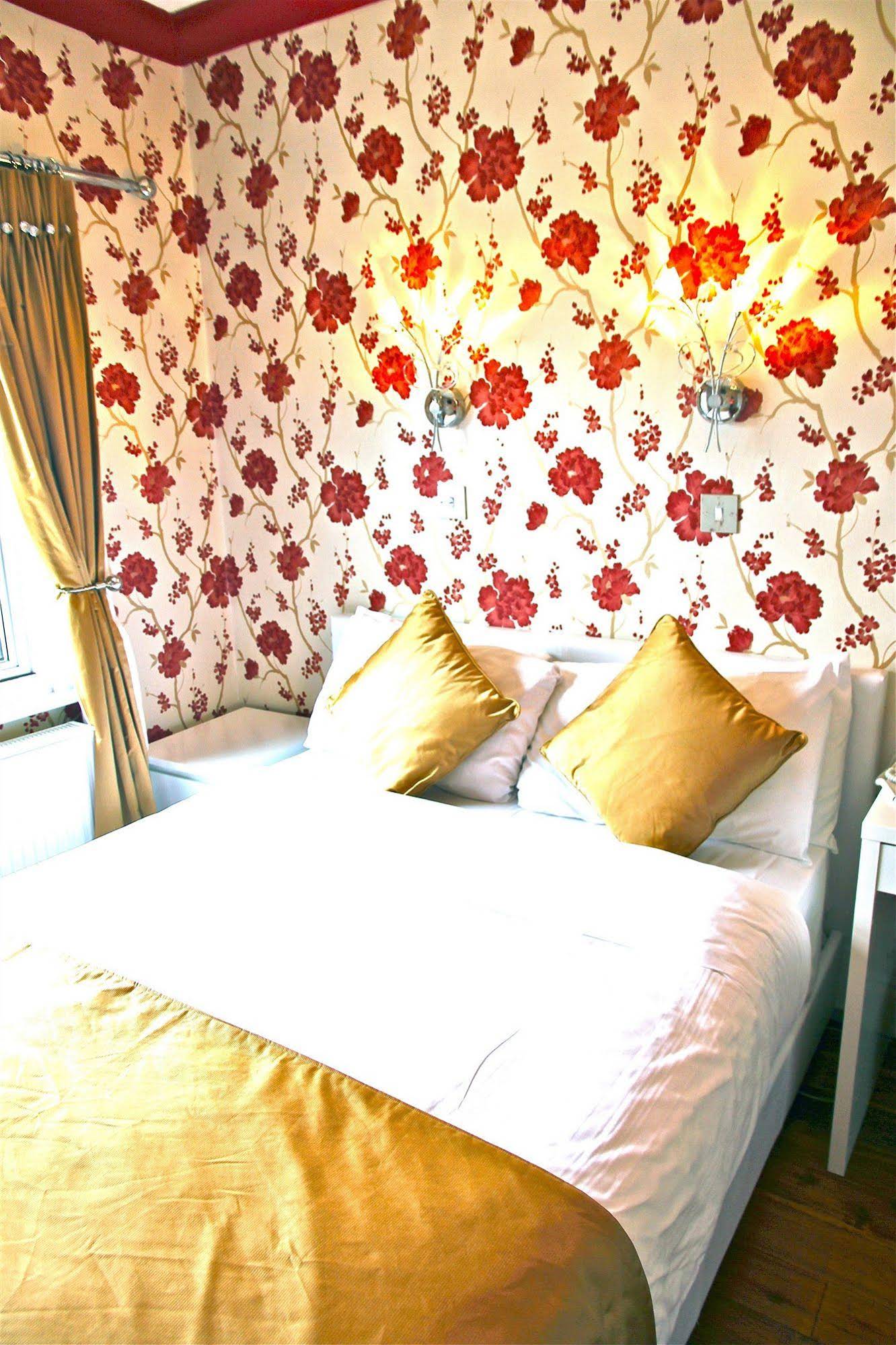 Crompton Guest House