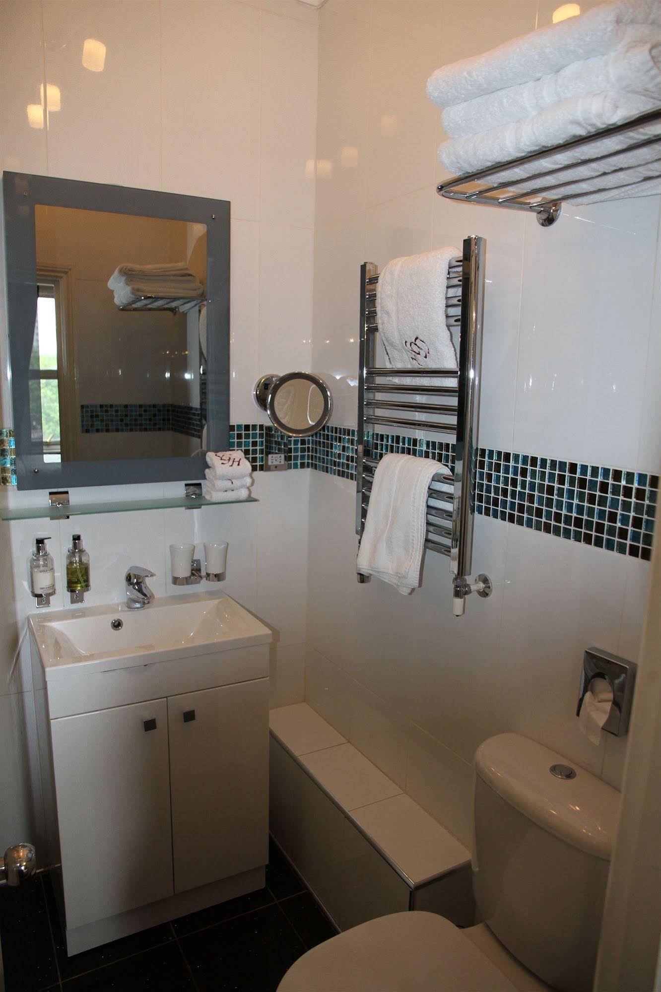 Crompton Guest House