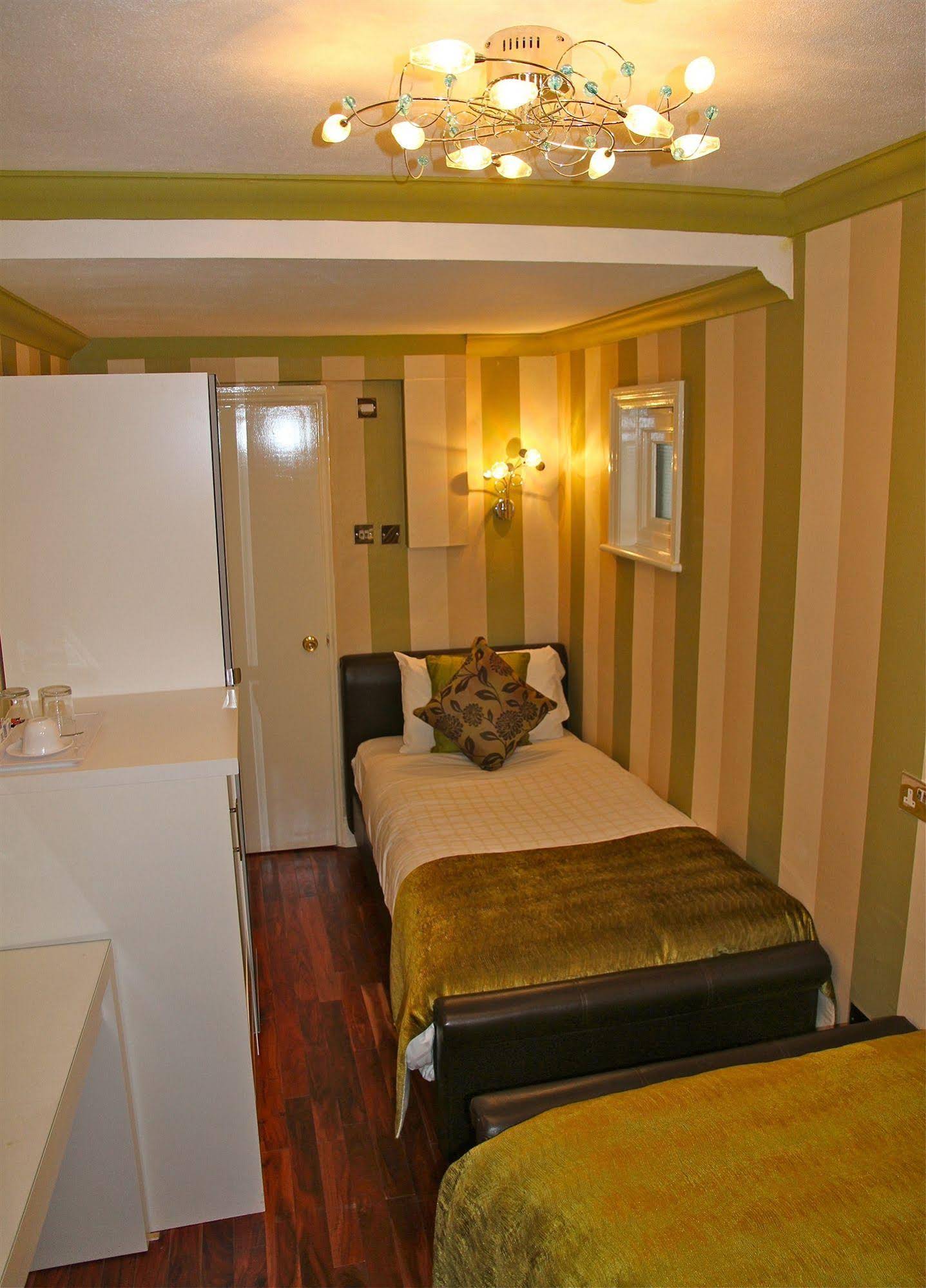 Crompton Guest House