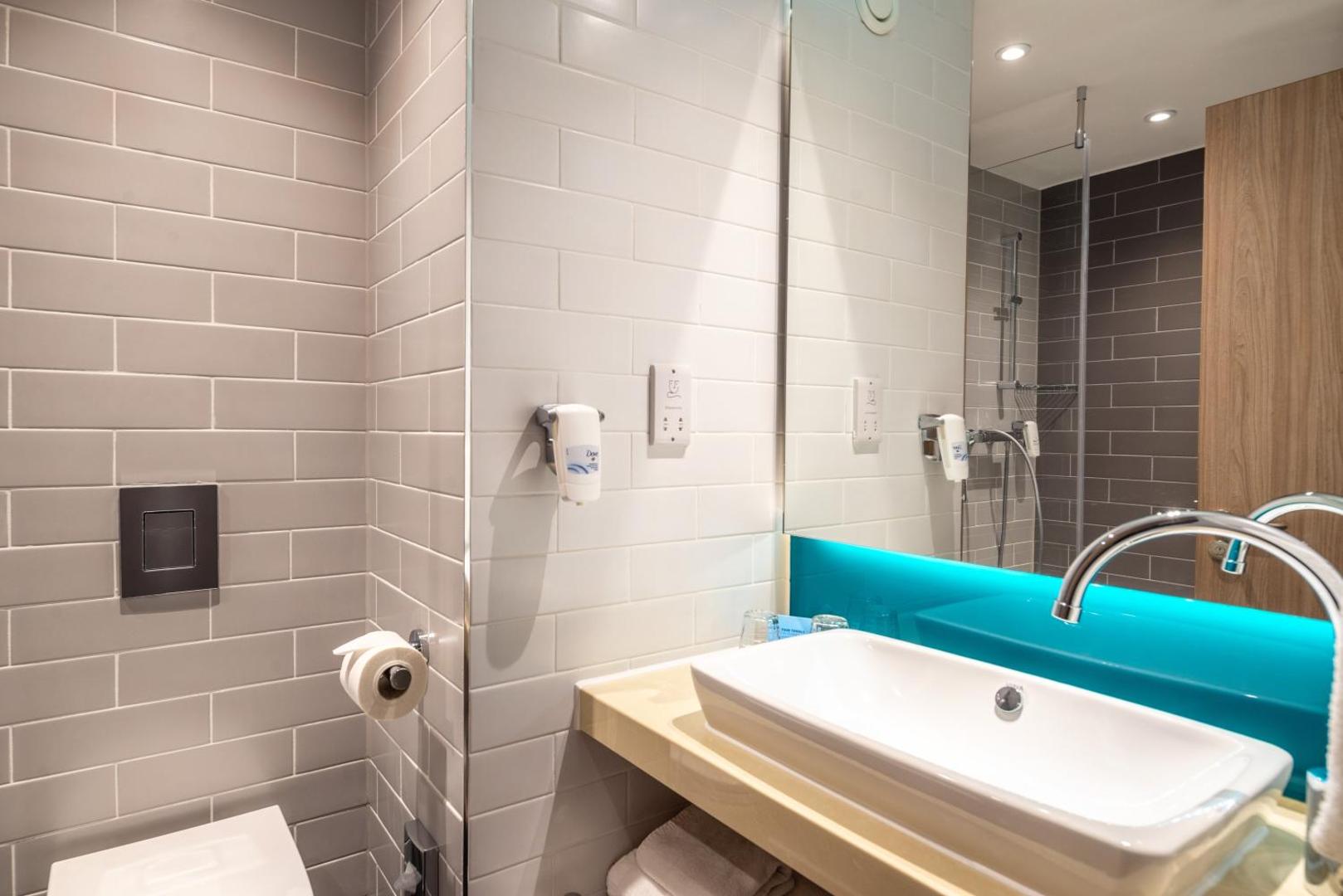 Holiday Inn Express London Heathrow T4