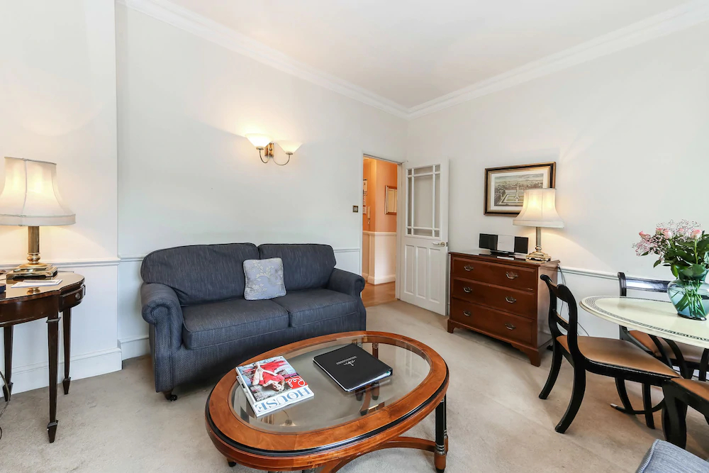 10 Curzon Street by Mansley Apartements