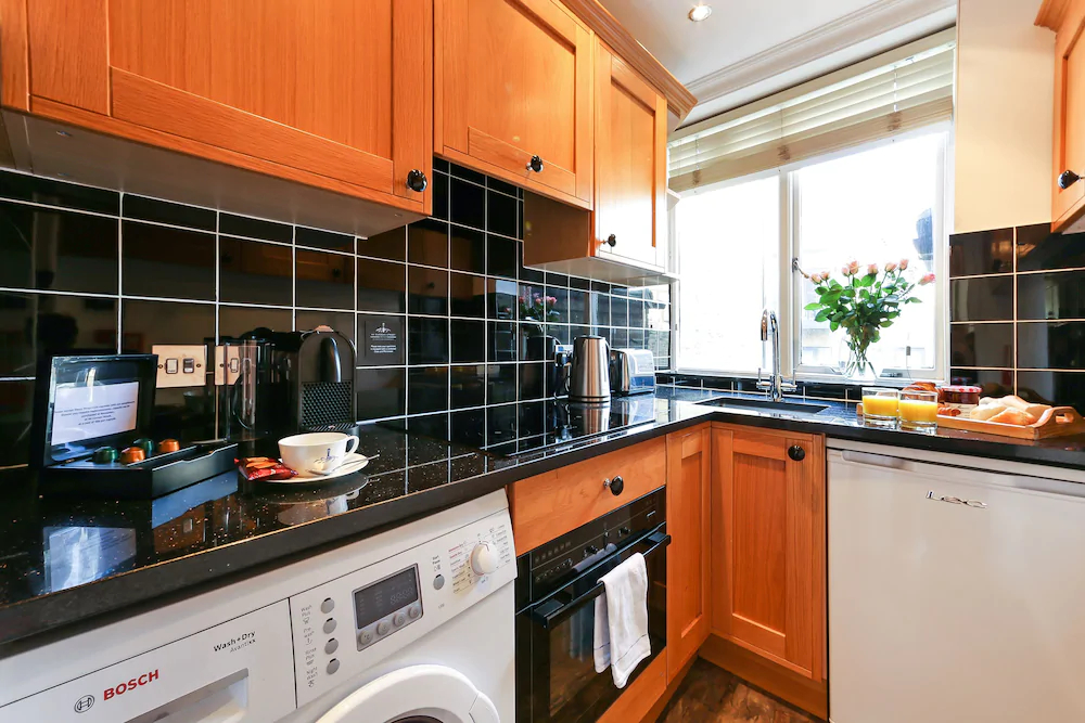 10 Curzon Street by Mansley Apartements