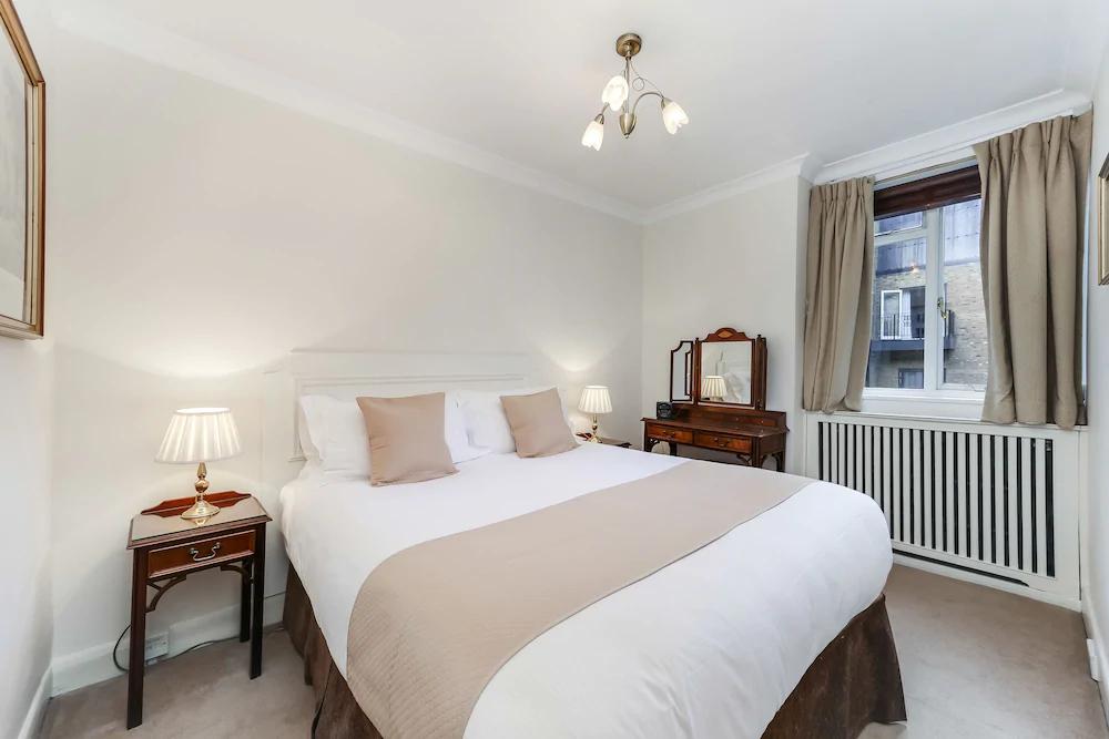10 Curzon Street by Mansley Apartements