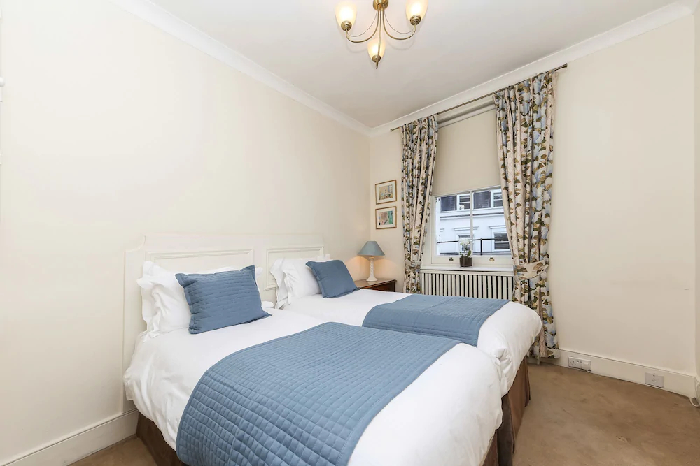 10 Curzon Street by Mansley Apartements