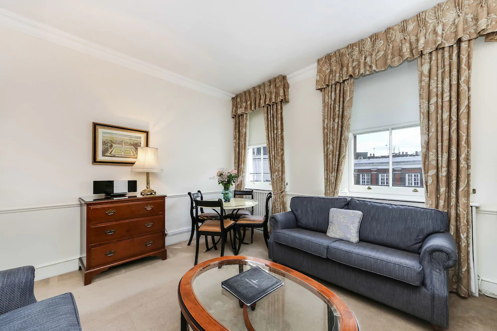 10 Curzon Street by Mansley Apartements