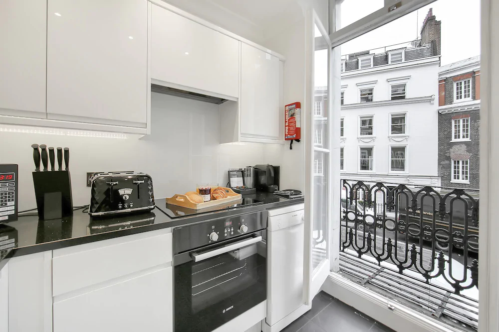 10 Curzon Street by Mansley Apartements