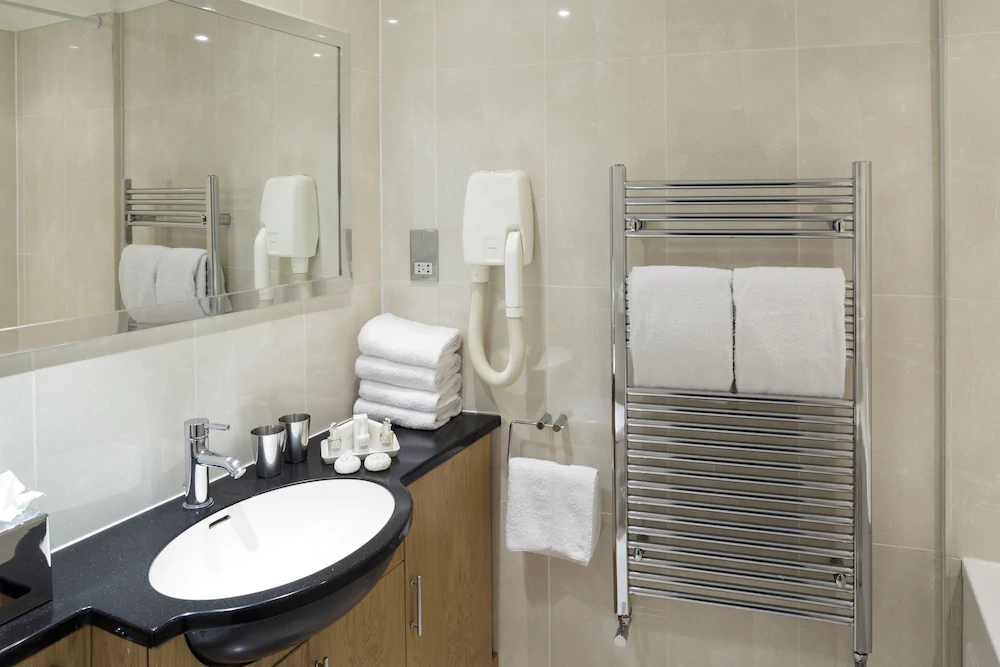 10 Curzon Street by Mansley Apartements