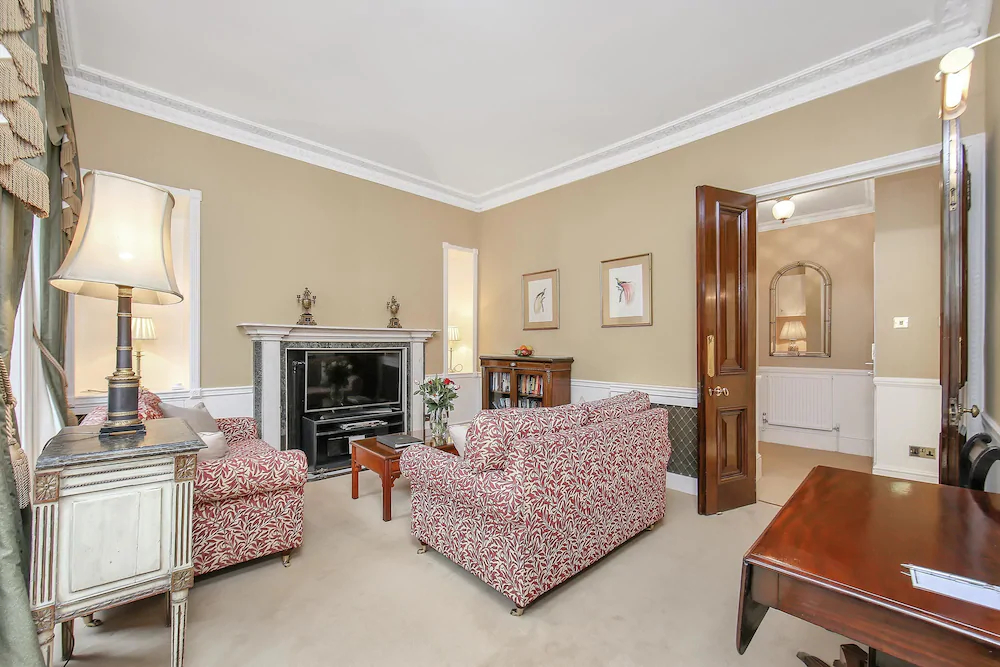 10 Curzon Street by Mansley Apartements