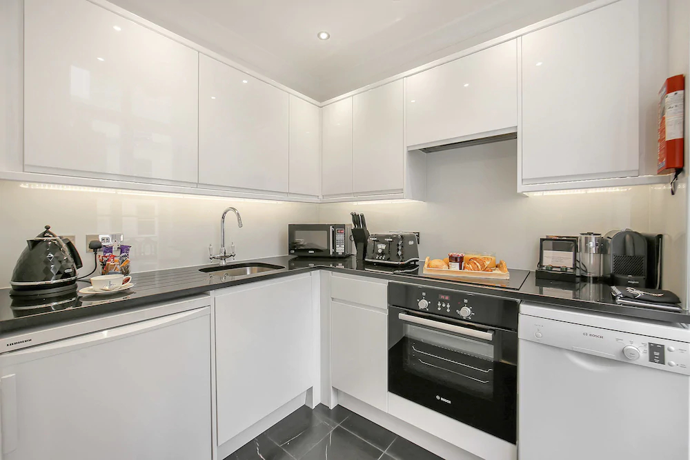 10 Curzon Street by Mansley Apartements