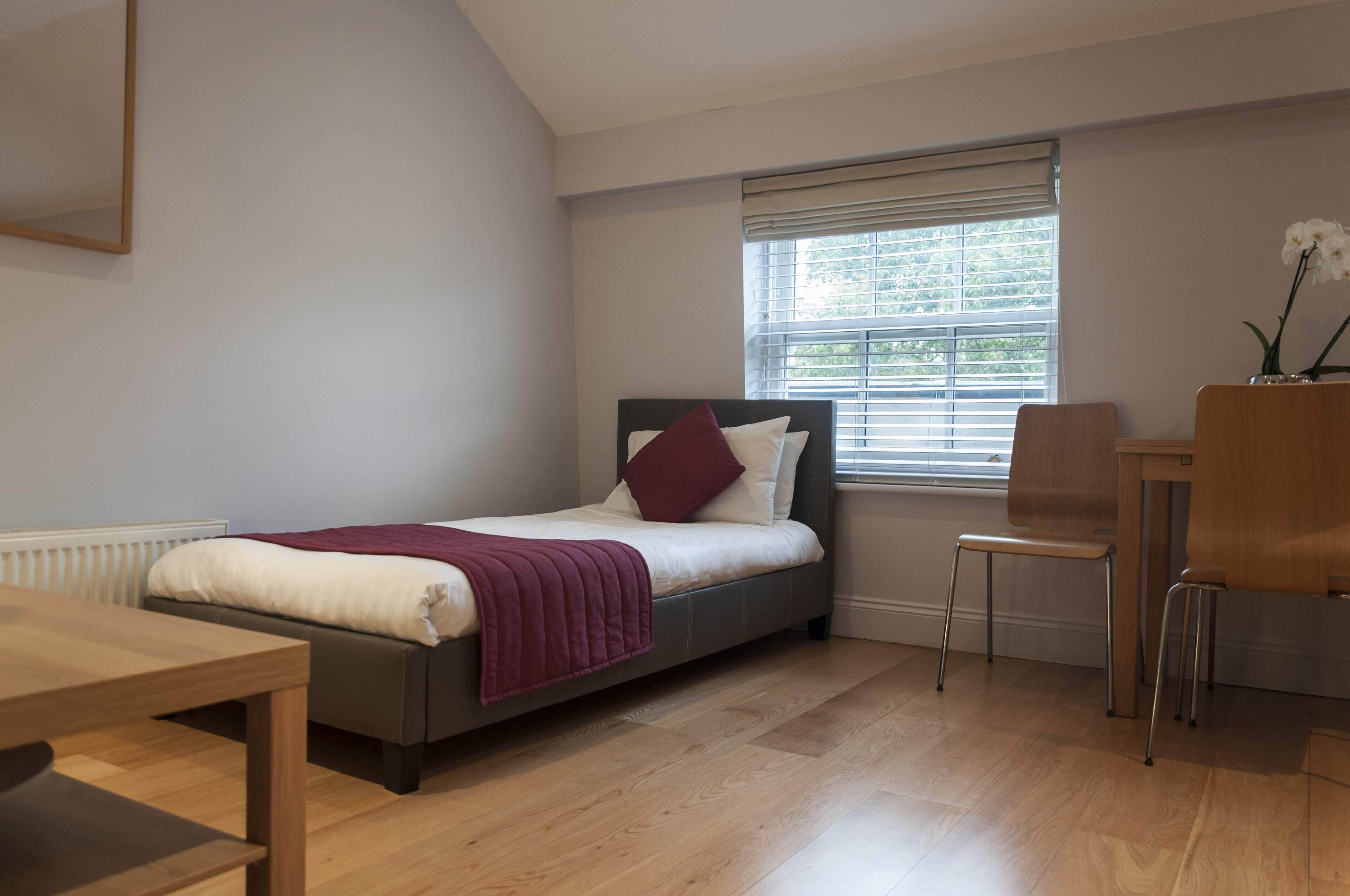 12 London Street Apartments