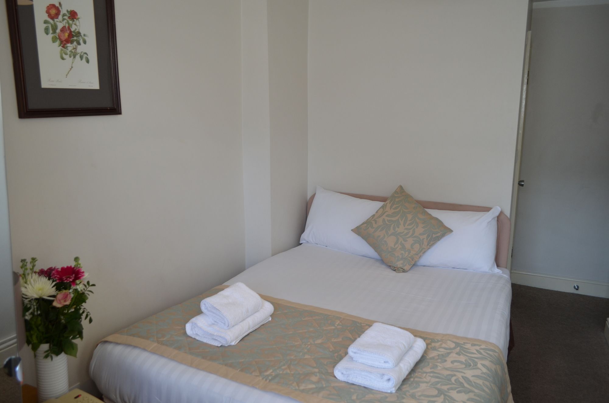 1 Lexham Gardens Hotel