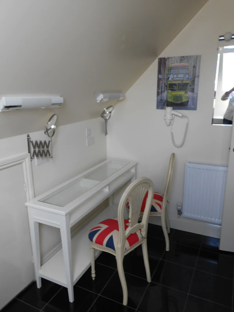 Mapesbury Hostel