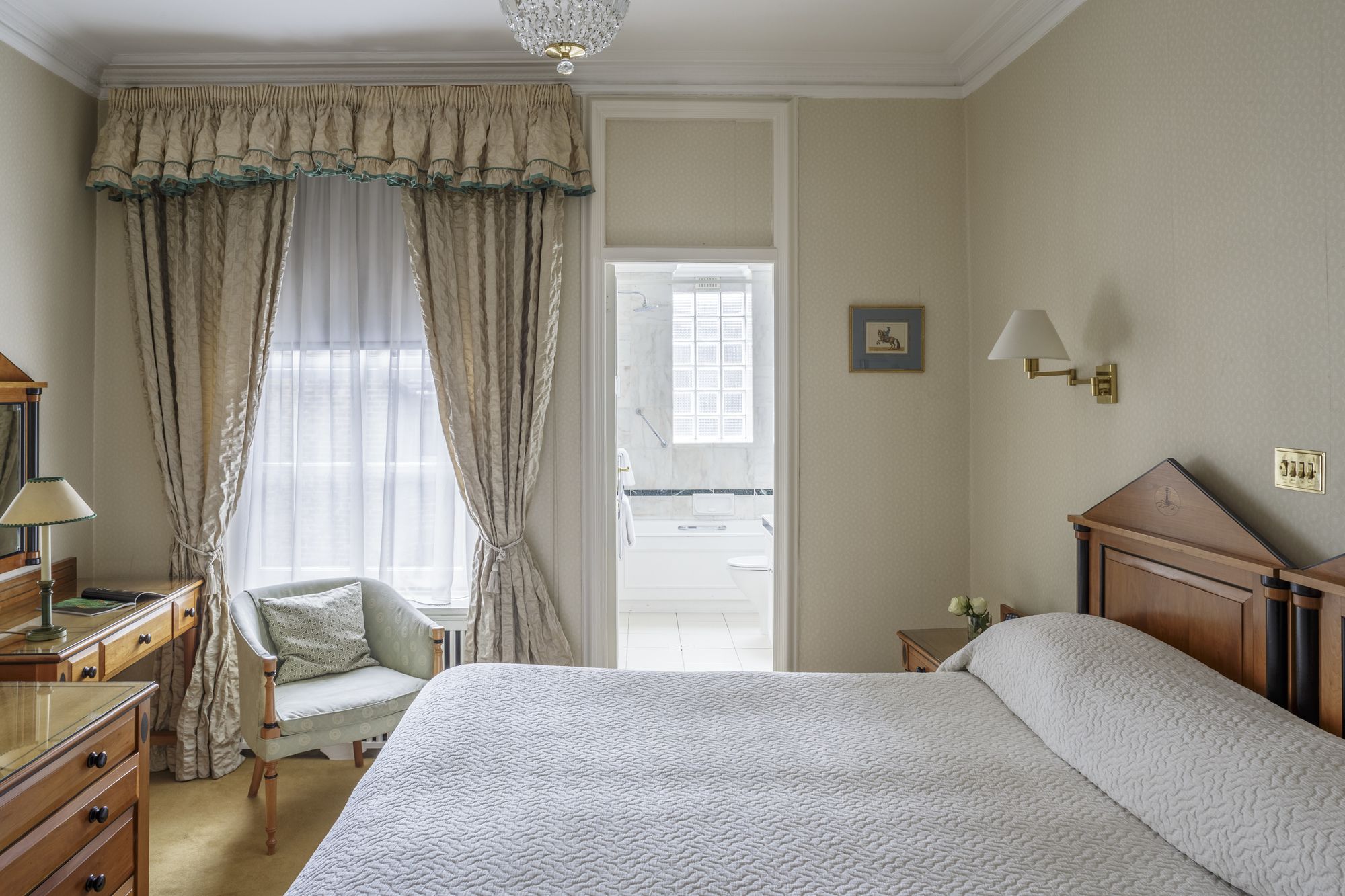 44 Curzon Street by Mansley Apartments