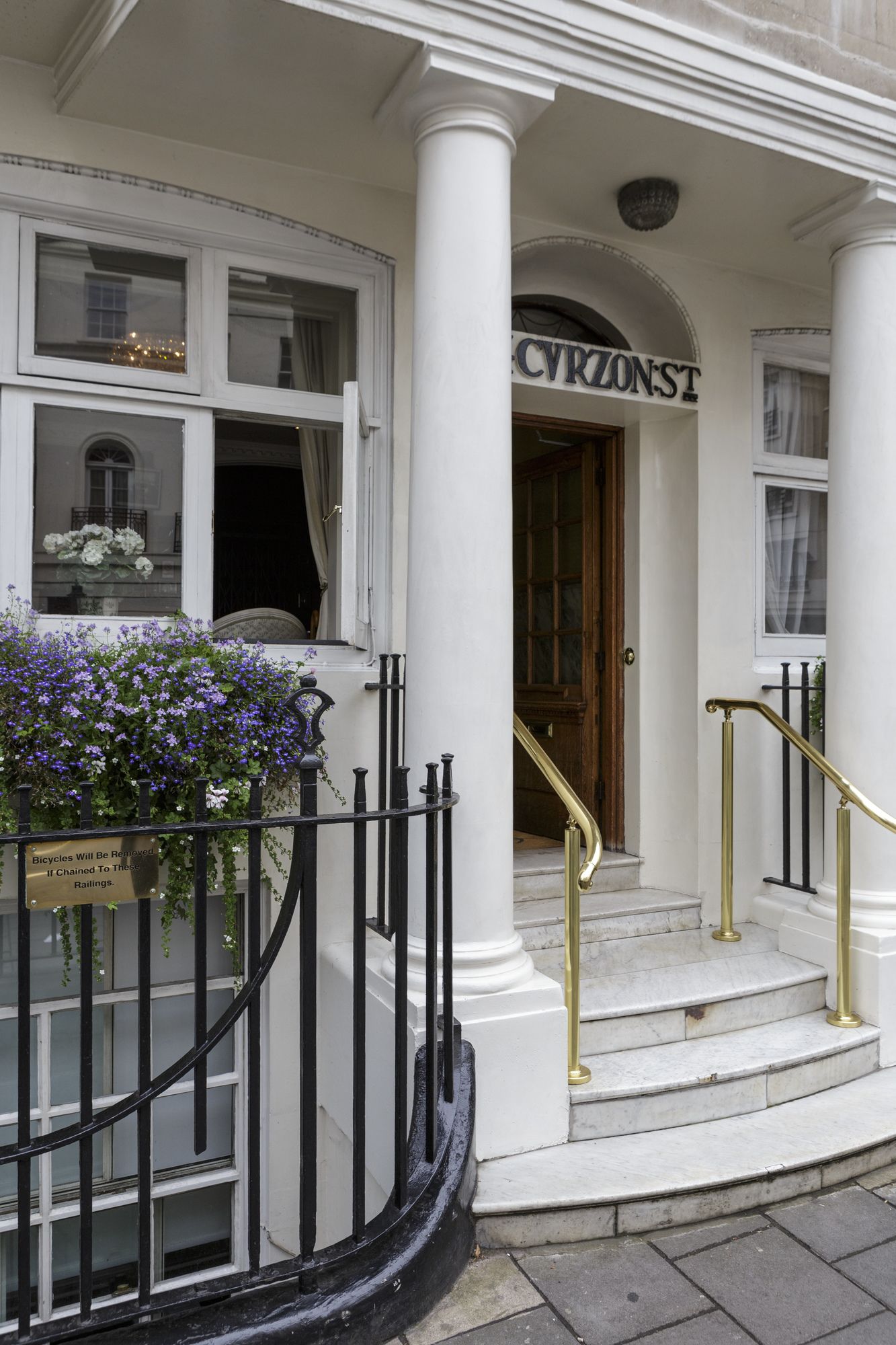 44 Curzon Street by Mansley Apartments