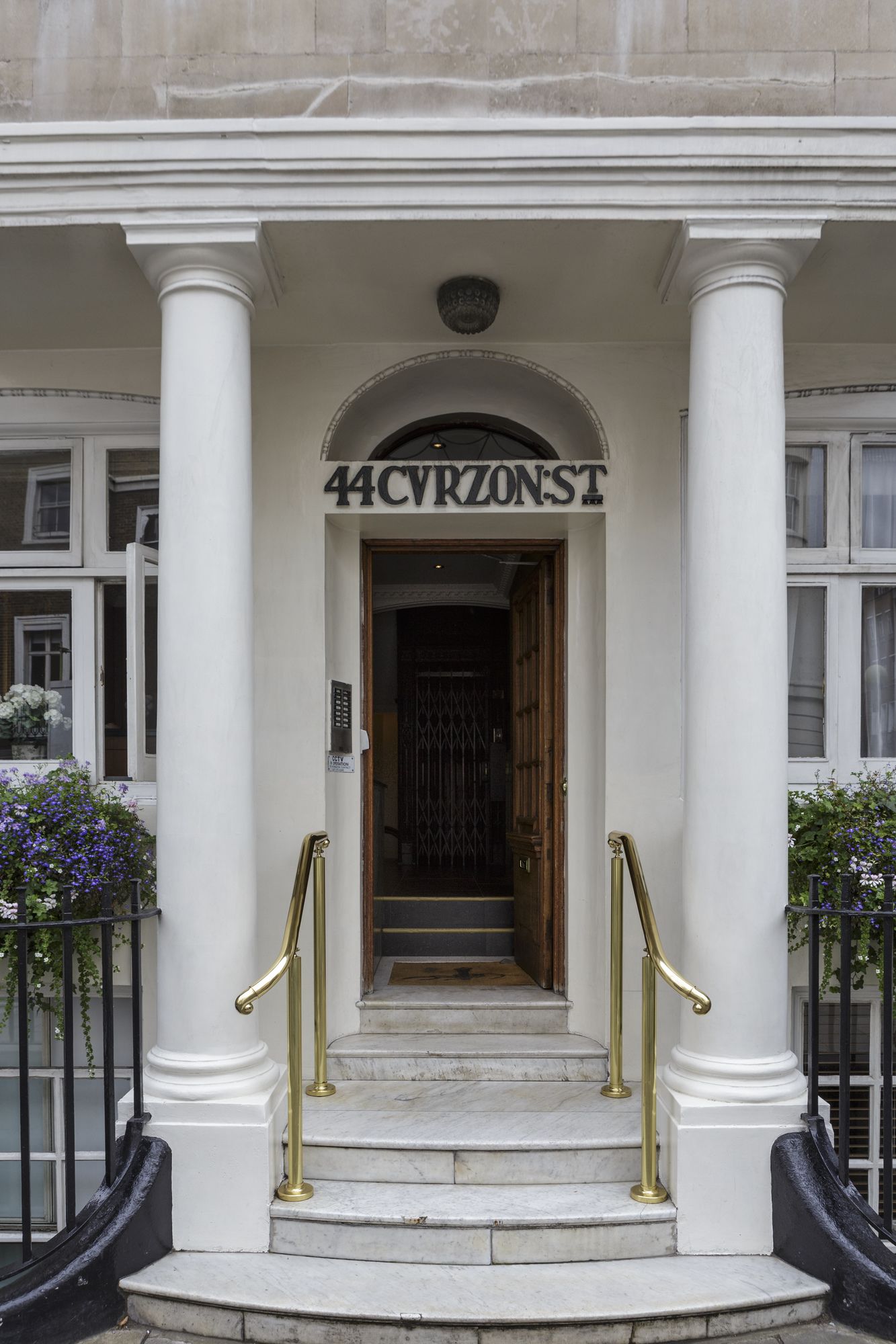 44 Curzon Street by Mansley Apartments