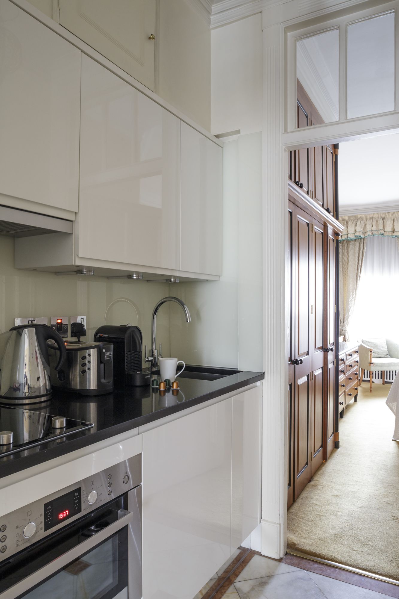 44 Curzon Street by Mansley Apartments